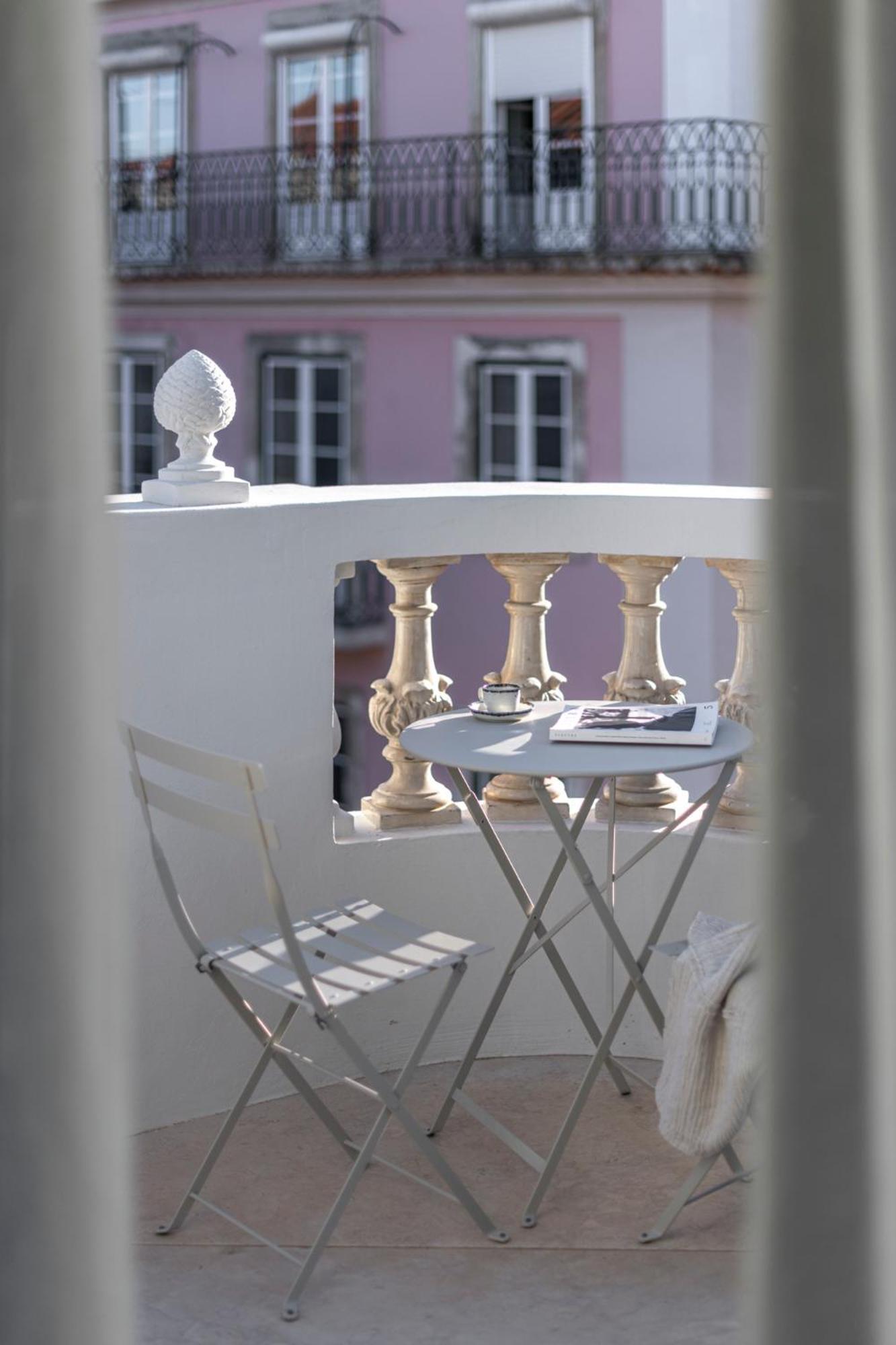 Montecarmo12 - Design Boutique Hotel Лиссабон Экстерьер фото